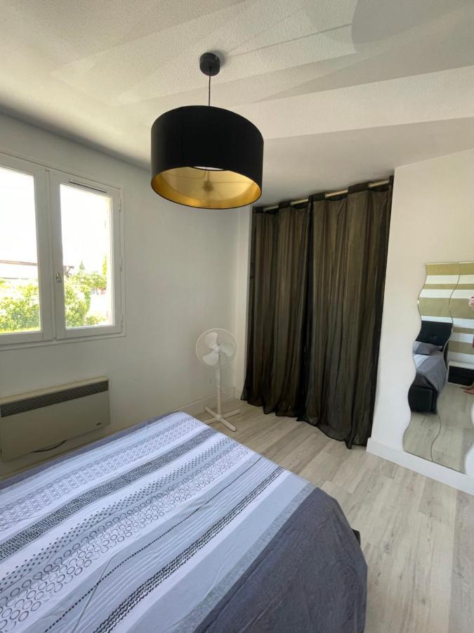 T2 Proche Plage Carqueiranne Exterior photo